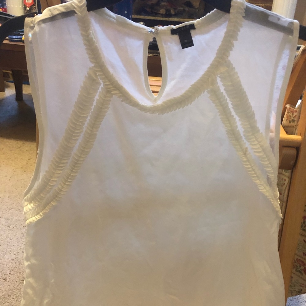 Great sleeveless top
